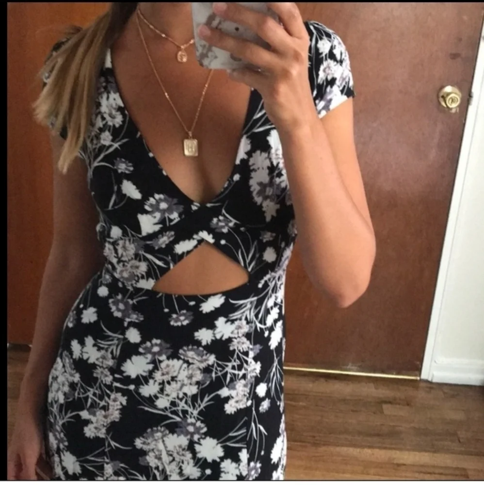 Love + Harmony | Floral Maxi dress - Picture 12 of 14